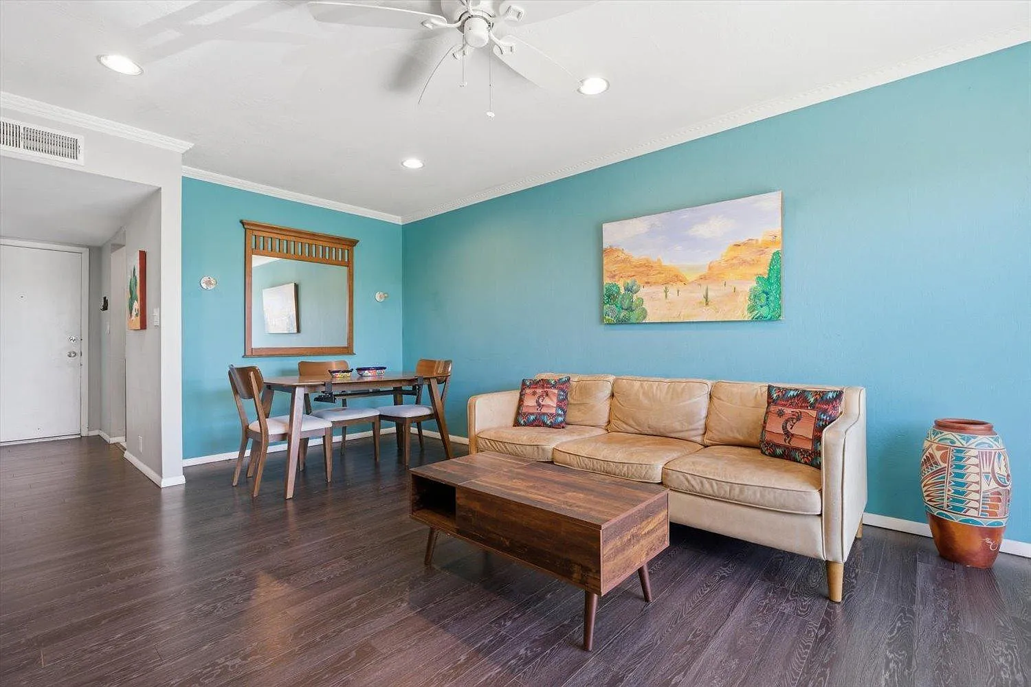 1 bed, 1.0 bath, 701 sqft, $2,200 — Photo 2