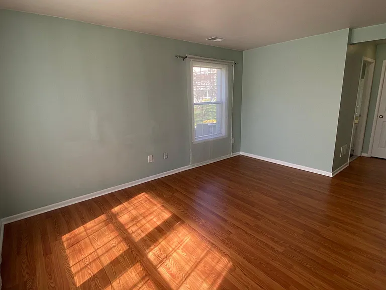 108 Lowell Ct — Photo 19