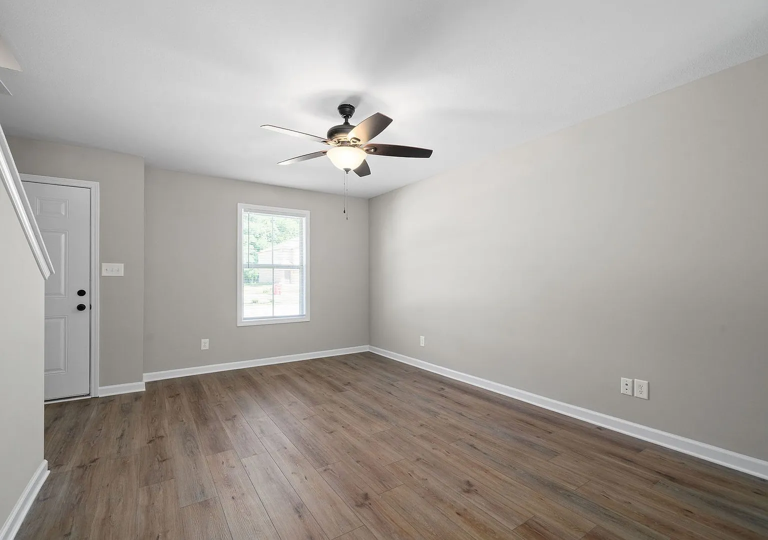 299 Smithson Lane — Photo 4