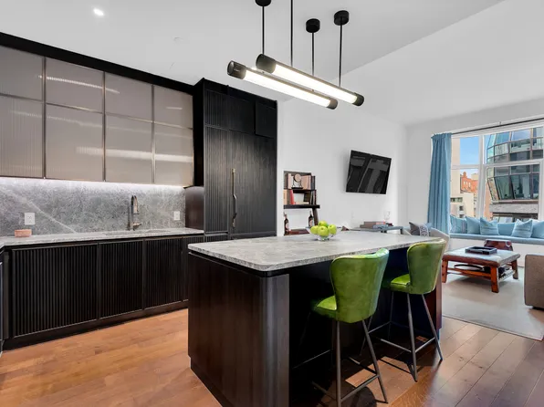 515 West 18th Street image 2 of 12