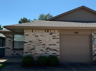 208 Barrett Pl, Edmond, OK 73003