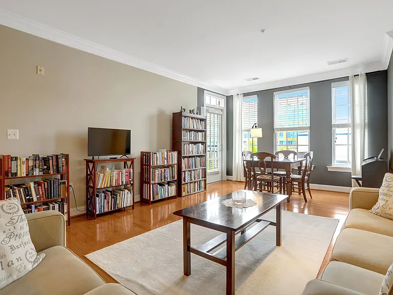 1023 N Royal St #312 — Photo 6