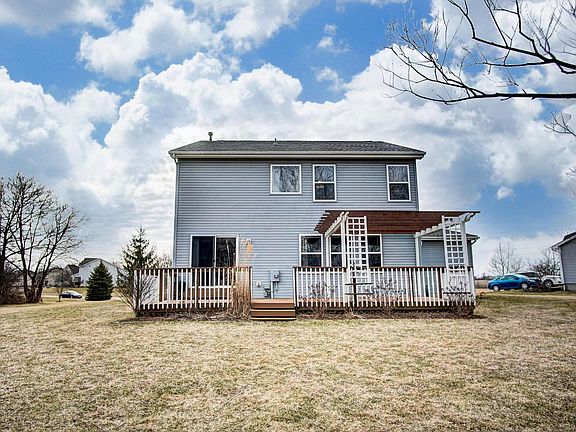 3rd image of 348 Thomas Ln