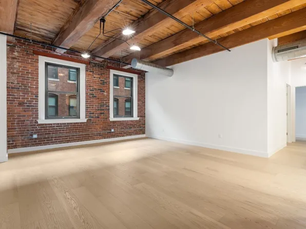 9 Wbroad Way #402, Boston, MA 02127