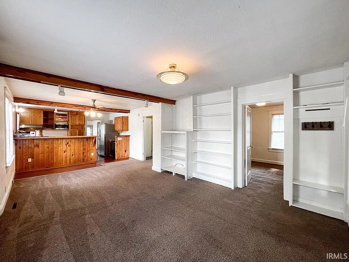 5 bed, 4.0 bath, 1596 sqft, $3,500 — Photo 3