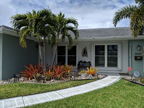 2nd image of 3008 SE Overbrook Dr
