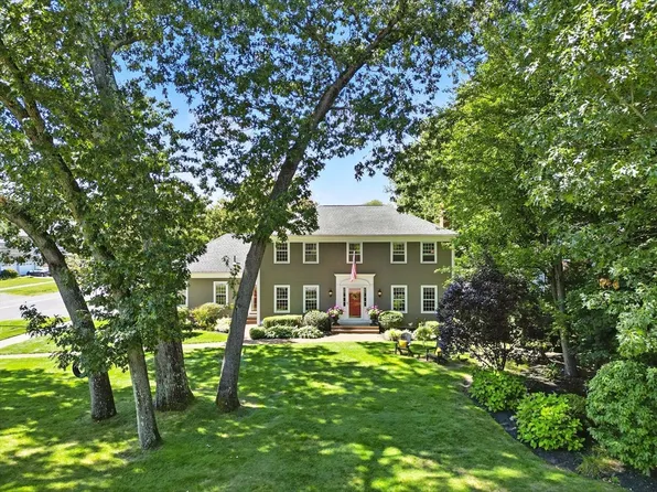 450 Laurel St, Longmeadow, MA 01106