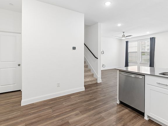 4th image of 4532 Tripp St