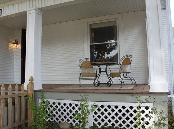 Nice covered front porch