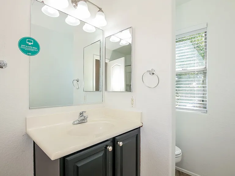 18538 W Fairway Dr — Photo 11