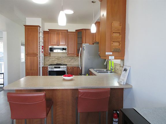 3rd image of 415 Commonwealth Rd #242