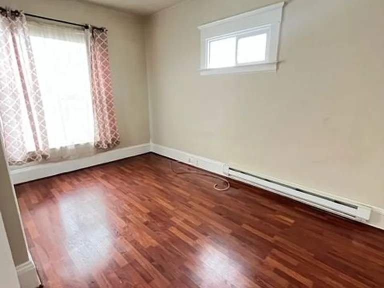 2211 Walnut St — Photo 5