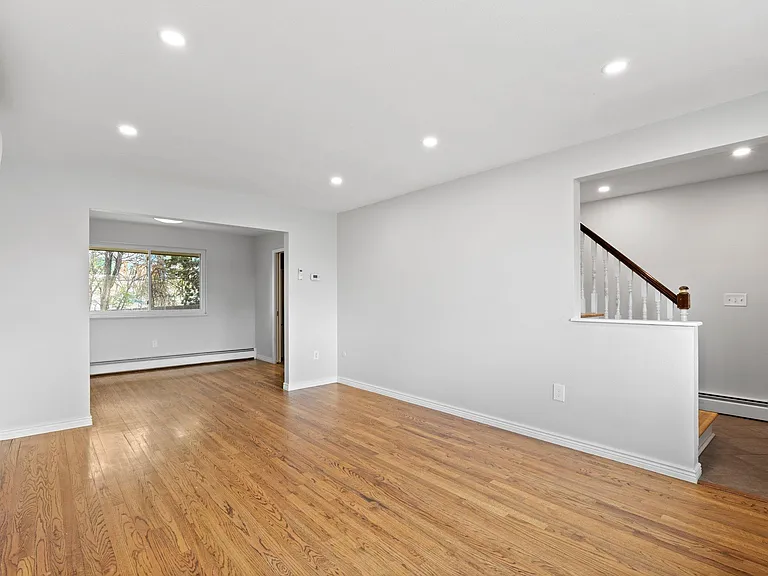 3570 S Hillcrest Dr — Photo 5