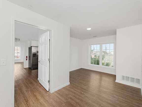 3rd image of 162-170 S Orange Ave #404