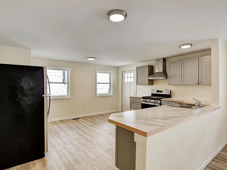 1002 Park St — Photo 10