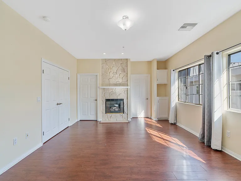 3911 Prospect Ave — Photo 25