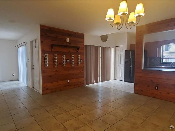 4th image of 618 Commodore Dr #217