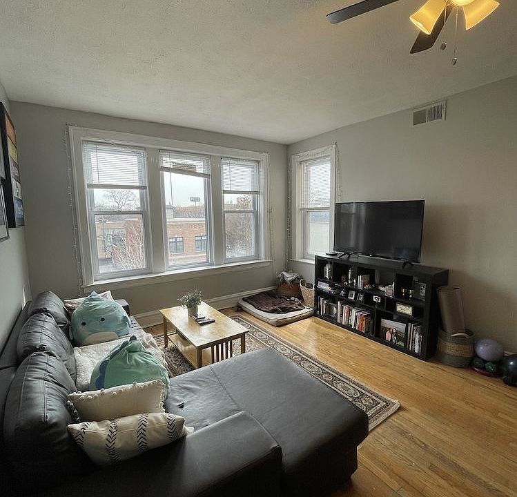 1st image of 2502 N Rockwell St APT 3