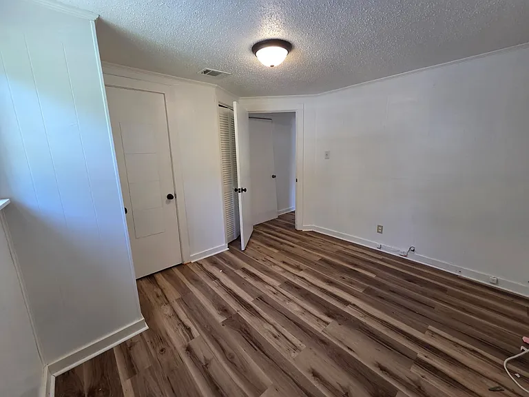 1129 Woodward Ave — Photo 6