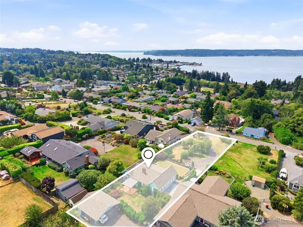1209 S Sunset Drive, Tacoma, WA 98465