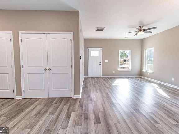 5th image of 115 Pinto Ln