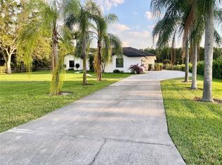 16620 SW 52nd Pl, Southwest Ranches, FL 33331