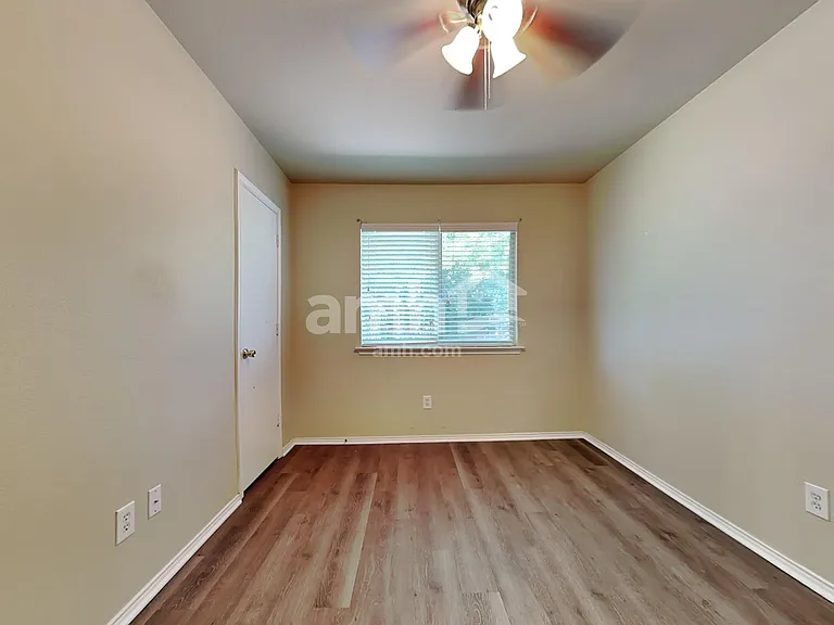 1624 Kelly Ln — Photo 11