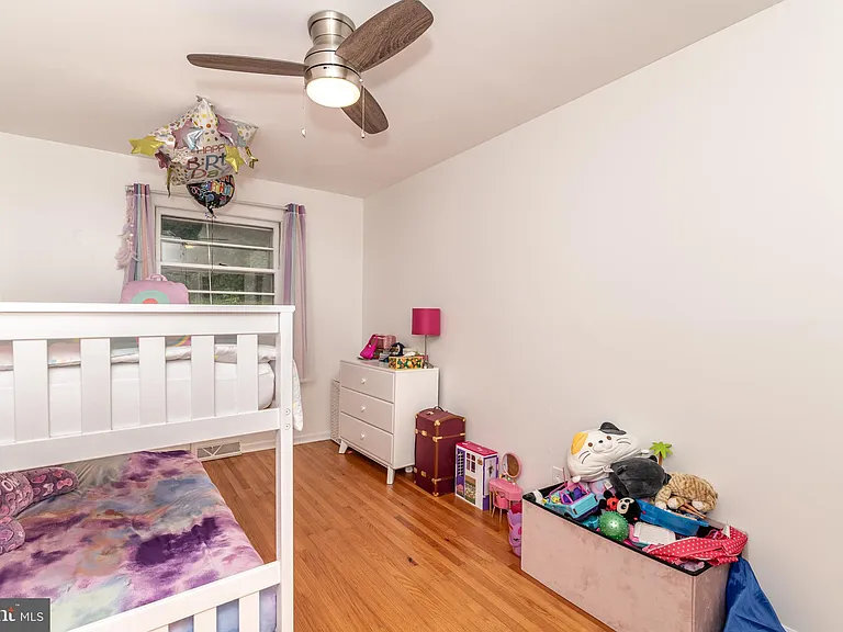 1744 Lark Ln — Photo 26