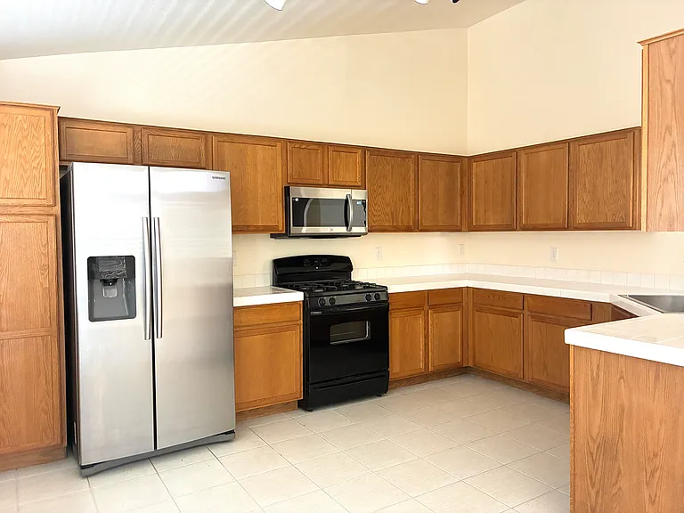 688 Pansy Pl — Photo 9
