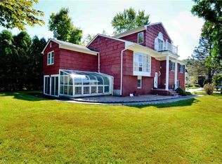 3 E Ridge Ln, Mount Kisco, NY 10549