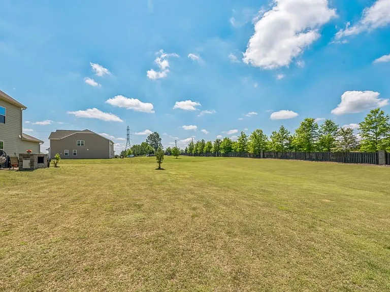 1012 Leland Dr — Photo 4