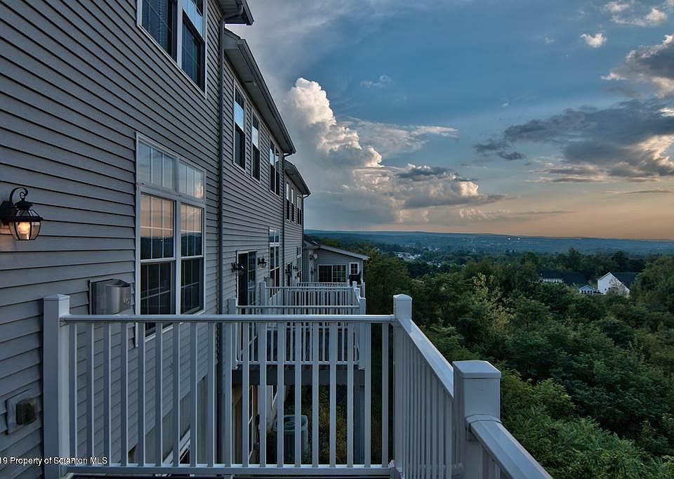 1st image of 62 Grandview Dr