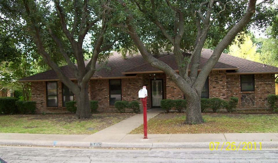 1st image of 940 Foxwood Dr