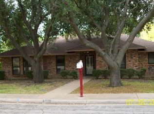 940 Foxwood Dr, Desoto, TX 75115