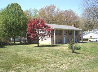 10167 Tucker Ln, White Plains, MD