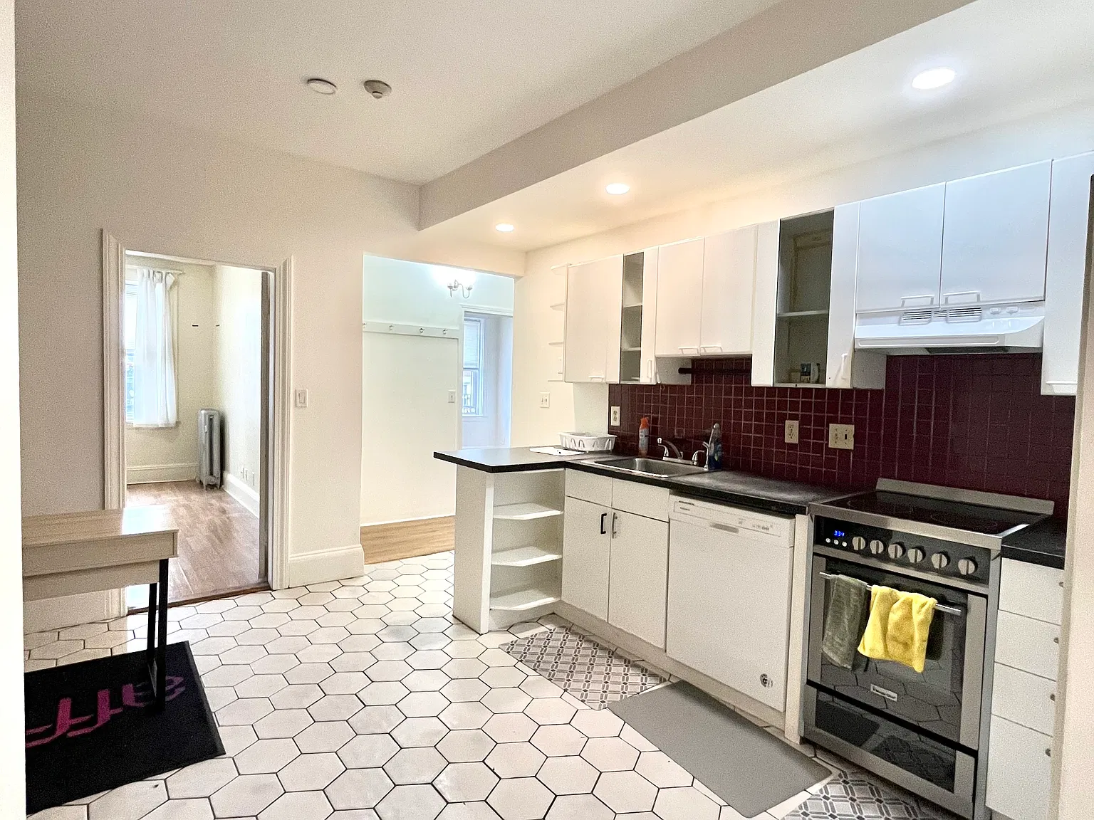 3 bed, $2,500 — Photo 3