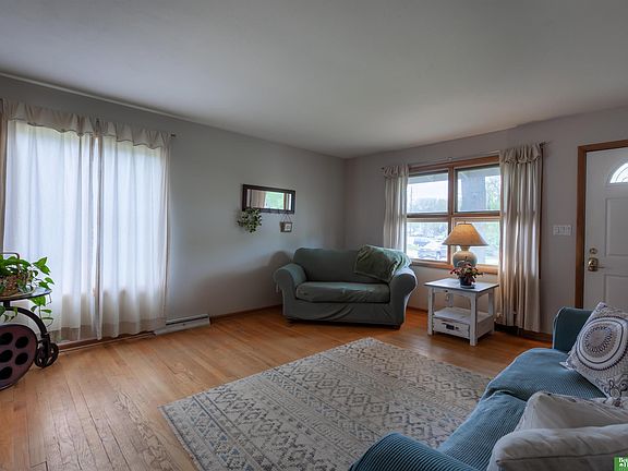 2nd image of 7504 Richmond Dr