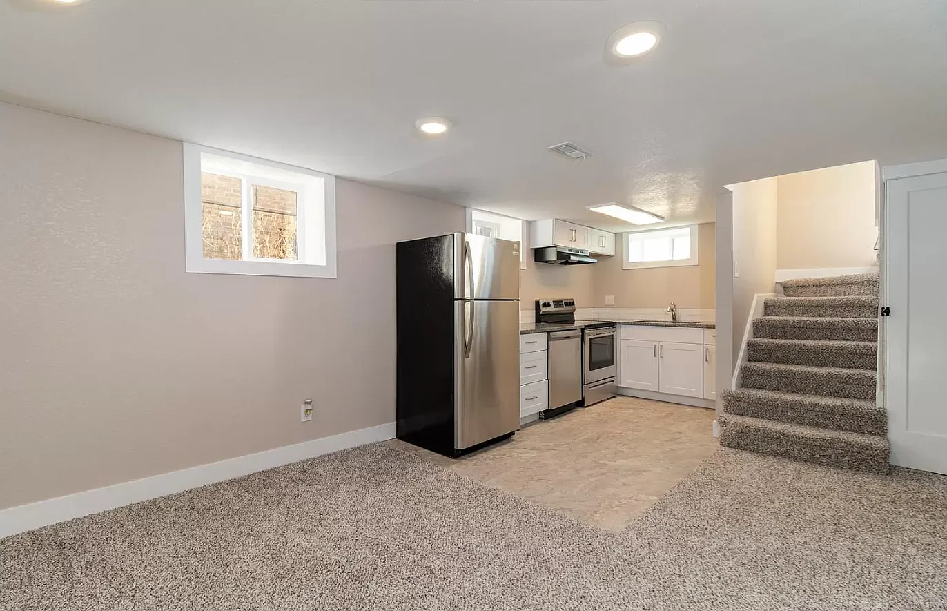 3457 Steele Street - B — Photo 3