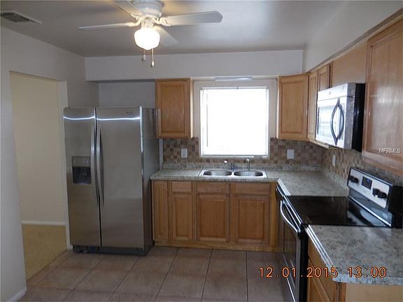 3rd image of 2886 Windsor Heights St