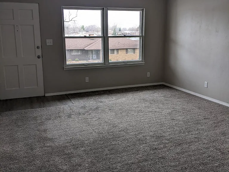 8 Rosewood Ln — Photo 6