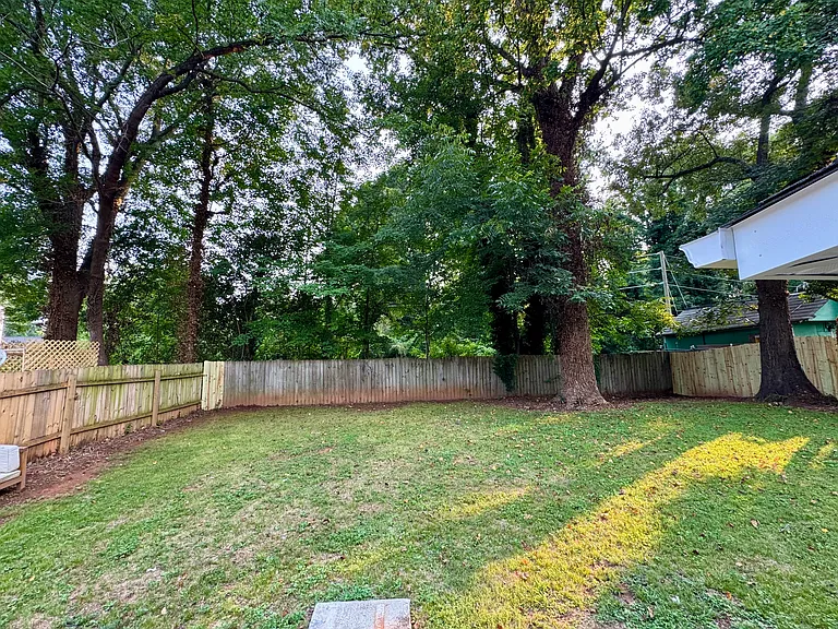 2721 Ravencroft Dr — Photo 12