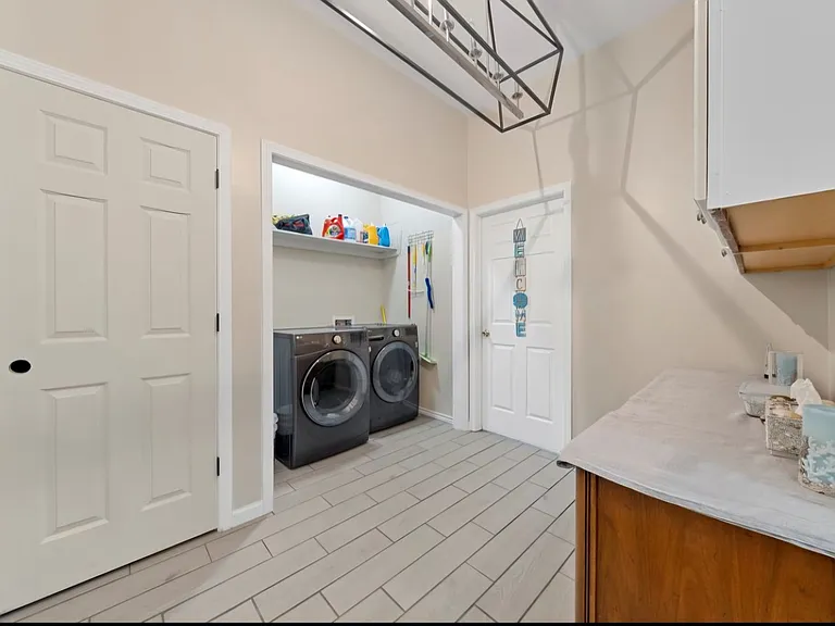 1571 Highland Park Way — Photo 10