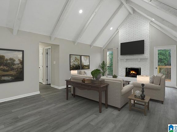 2nd image of 834 Torrey Pines Cir