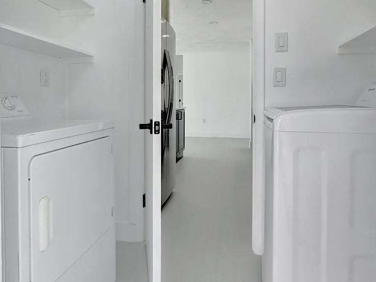 832 SW 10th Ave — Photo 30