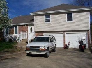 204 Deborah Ln, Wamego, KS 66547