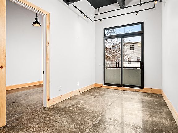 3rd image of 255 18th St APT 209