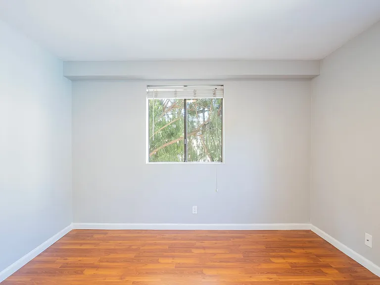 6740 Franklin Pl — Photo 2