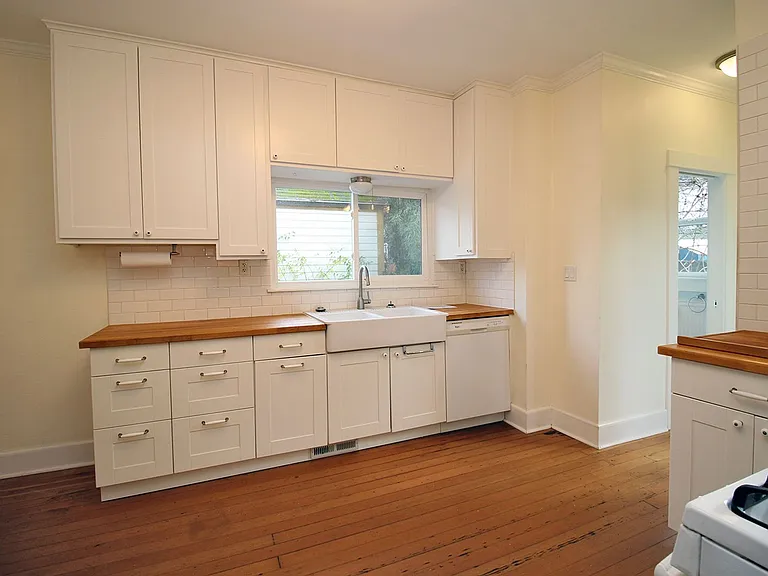 66 NE Skidmore St — Photo 15