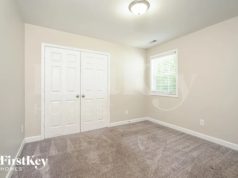 1818 Yarbrough Dr — Photo 16