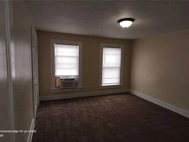 1131 W High St — Photo 11